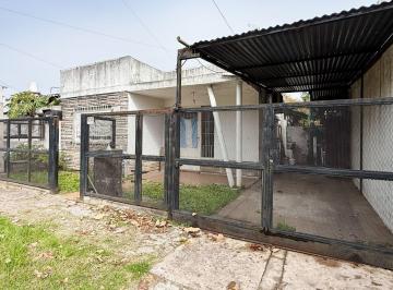 Casa · 110m² · 3 Ambientes · 1 Cochera · Venta Casa + Dos Deptos Hurlingham Ideal Inversor
