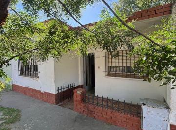 Casa · 130m² · 3 Ambientes · 2 Cocheras · Casa en Venta en Pergamino a Refaccionar con Patio