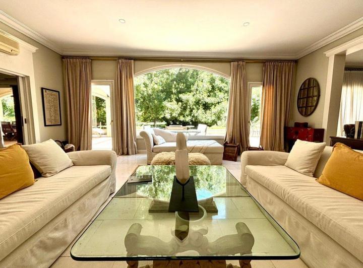 Casa · 659m² · 8 Ambientes · 4 Cocheras