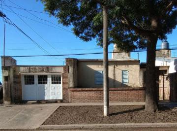 Casa · 55m² · 3 Ambientes · 1 Cochera · Casa Dos Dorm.