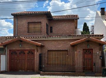 Casa · 124m² · 5 Ambientes · 1 Cochera · Casa - Apta Cred - 3 Dorm - Jardin - Garage - Hurlingham