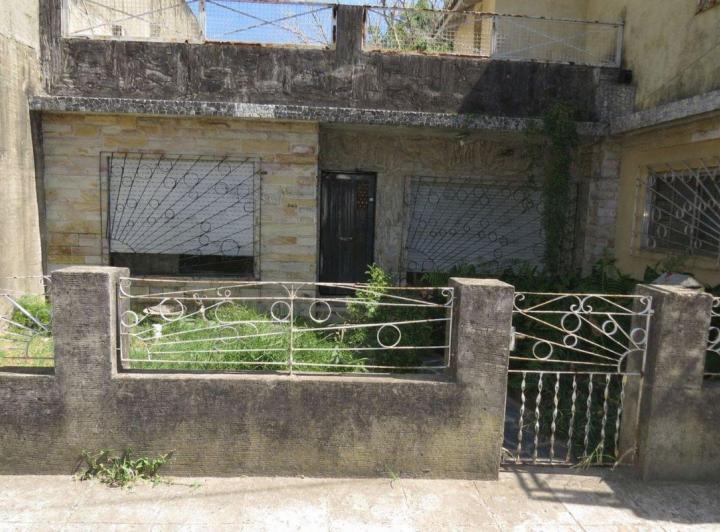 Casa · 83m² · 5 Ambientes · 1 Cochera