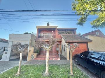 Casa · 90m² · 5 Ambientes · 1 Cochera · Casa en Venta - Hurlingham - Parque Johnston