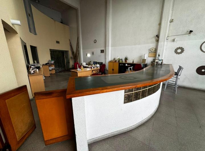Local comercial · 257m²
