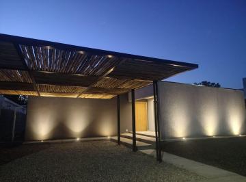 Casa · 215m² · 5 Ambientes · Remax Ofrece Excelente Propiedad a Estrenar