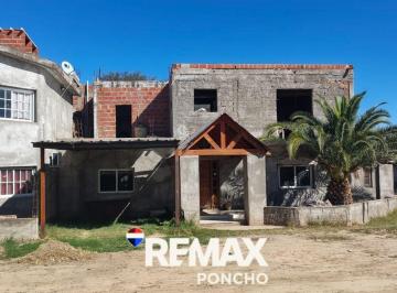 Casa · 312m² · 8 Ambientes · 2 Cocheras · Se Vende Casa Amplia/versatil Sta Rosa Valleviejo