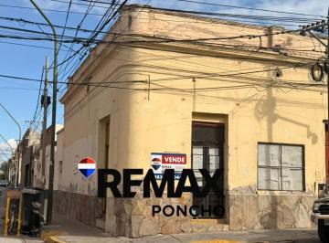Casa · 226m² · 8 Ambientes · 1 Cochera · Esquina Estratégica en Ayacucho y San Martín
