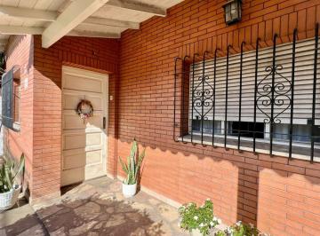 Casa · 93m² · 6 Ambientes · 2 Cocheras · Casa 6 Ambientes con Jardin Lote 500 m² Torcuato