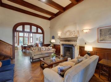 Casa · 232m² · 7 Ambientes · 1 Cochera · Venta Casa Neocolonial Nuñez - Jardin 200 m² C/pileta