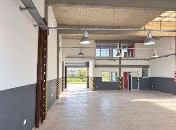 Local comercial · 200m² · 4 Ambientes · 70 y 138 - Galpón/depósito de 200 m²