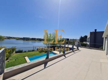 Casa · 240m² · 6 Ambientes · 6 Cocheras · Hermosa Casa a La Laguna en Canton Islas