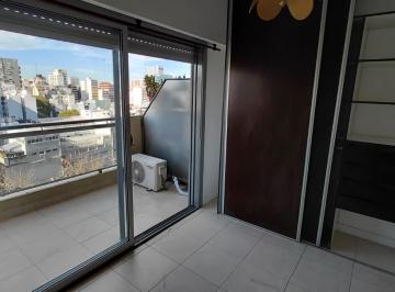 Departamento · 36m² · 1 Ambiente · Muy Lindo Depto Al Frente con Balcón y Vista Abierta. Baño Completo. Edif. con Pileta y Sum.