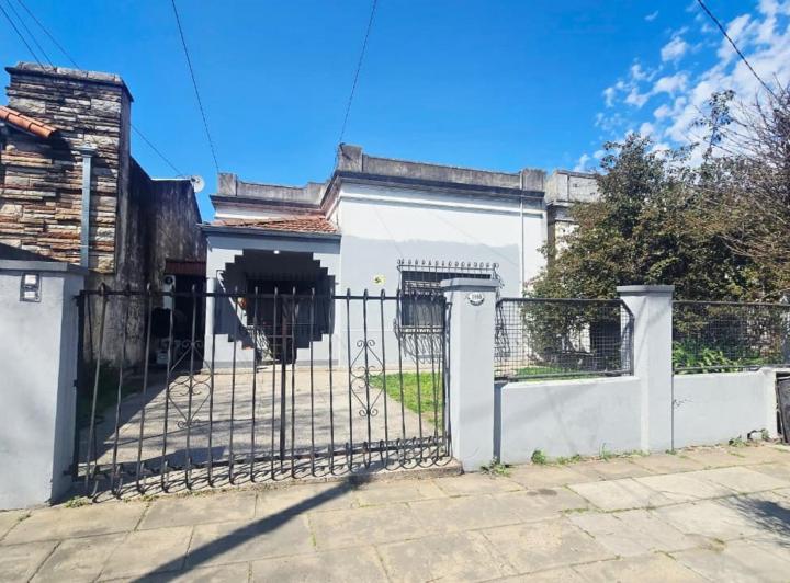 Casa · 90m² · 4 Ambientes · 1 Cochera