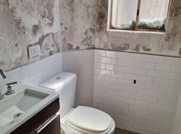Departamento de 3 ambientes, Monserrat · Antiguo, a Refaccionar, en Esquina – 60 m² con Balcón – Bajas Expensas