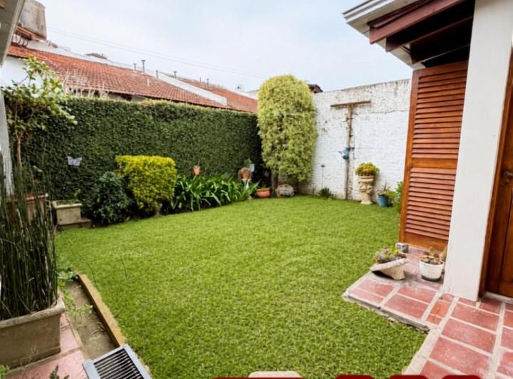 Casa · 104m² · 5 Ambientes · 3 Cocheras