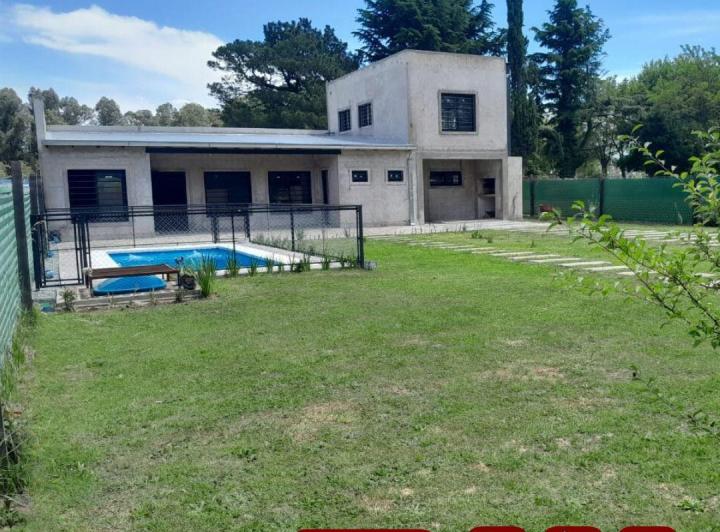 Casa · 700m² · 3 Ambientes