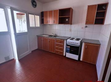 Departamento · 82m² · 3 Dormitorios · 1 Cochera · Departamento en Venta - Av Bolivar 100. 3 Habitaciones