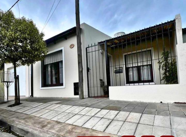 Casa · 30m² · 4 Ambientes · 1 Cochera