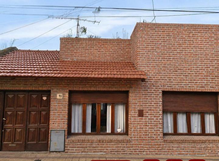 Casa · 156m² · 3 Ambientes · 1 Cochera
