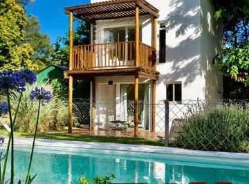 Quinta vacacional · 2000m² · 5 Ambientes · 1 Cochera · Quinta Zona La Rural