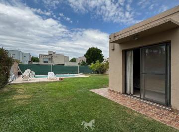 Casa de 8 ambientes, General Gutiérrez · Casa en Venta – 3 Dorm. - B° Viñas del Torreón, Maipú - Pileta, Apta Credito