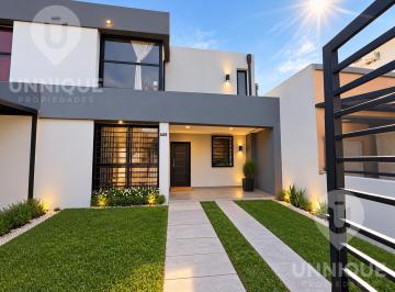 PH · 127m² · 4 Ambientes · 1 Cochera · Venta Duplex Cipolletti B° Los Platanos