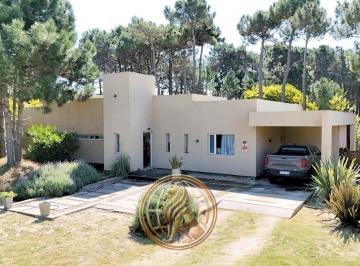 Casa · 120m² · 4 Ambientes · 1 Cochera · Venta Casa Punta Médanos Barrio Cerrado 4 Ambientes Pileta