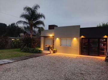 Casa , Mar del Plata · Alquiler Y/o Venta Casa con Piscina y Gran Parque.