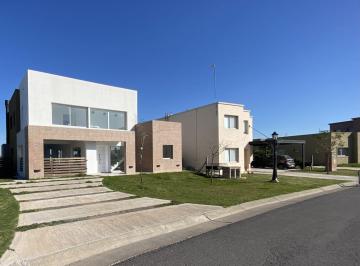 AMN-AMN-4150_2 · Casa en Venta en San Ramiro - Pilar del Este - Antonini Modet