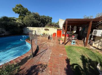Casa · 112m² · 3 Ambientes · 1 Cochera · Venta Casa 3 Ambientes C/ Pileta - Bella Vista
