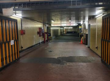 Garage , San Nicolás · Cochera Cubierta en Microcentro