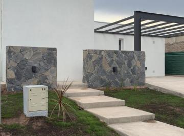 Casa de 5 ambientes, Chacras de Coria · Lar de Terrada a Estrenar