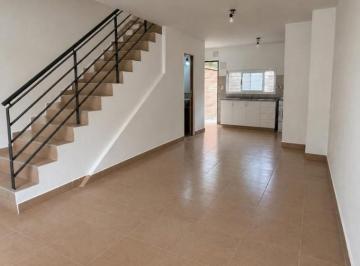 Departamento · 80m² · 2 Dormitorios · Duplex en Alquiler en Av Presidente Peron 1575