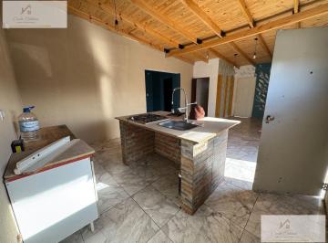 Casa · 80m² · 3 Ambientes · 1 Cochera · Venta Casa en General Fernández Oro