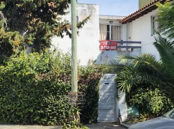 Casa de 4 ambientes, La Matanza · Vendo Casa Esquina con Jardin, Dto en 1er Piso y Local Al Frente. Muy Buena Ubic