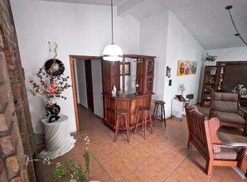 Casa de 12 ambientes, Córdoba · Casa Esquina con Departamento Independiente