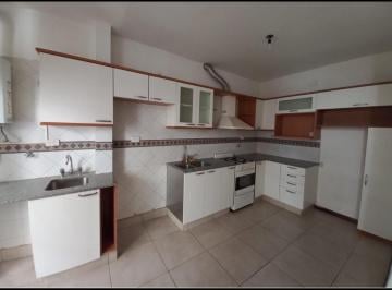 PH en Alquiler de 4 ambientes Martín · Alquiler PH 2 Dorm.