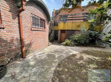 Casa · 219m² · 5 Ambientes · 1 Cochera · Casa en Wilde
