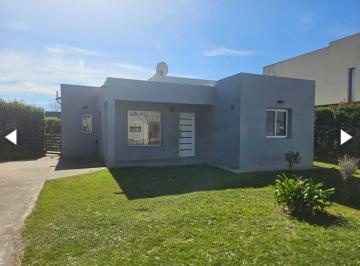 Casa de 4 ambientes, Pilar · Hermosa Casa Totalmente Remodelada con Pileta en San Eduardo