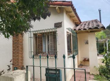 Casa de 3 ambientes, Luján · Casa en Venta con Encanto, Jardín y Hogar a Leña