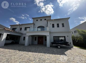 Casa · 483m² · 9 Ambientes · 2 Cocheras · Casa en Venta La Lomada de Pilar