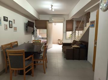 PH · 63m² · 3 Ambientes · PH 3 Ambientes 2 Patios, 1 Balcon en Venta en Parque Avellaneda