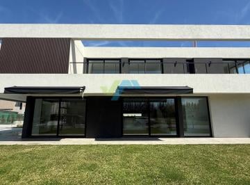Casa · 270m² · 5 Ambientes · 1 Cochera · Casa en Venta en Carpinchos, Nordelta, Tigre