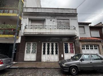Casa · 384m² · 8 Ambientes · 1 Cochera · Venta Casa C/2 Dptos Barracas