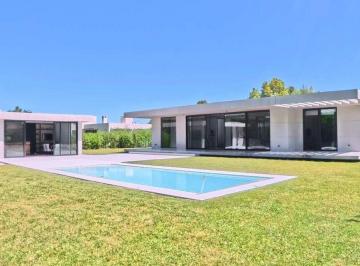Casa · 465m² · 6 Ambientes · 2 Cocheras · Venta Casa 6 Amb Estancias del Pilar - Premium