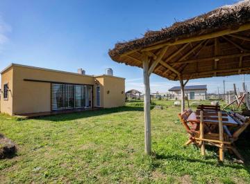 Casa · 60m² · 2 Ambientes · 1 Cochera · Casa Quinta en San Vicente