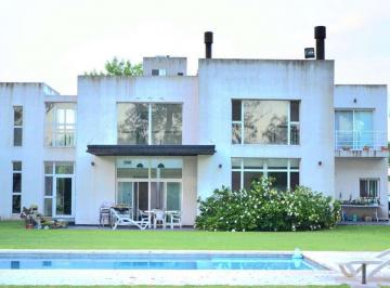 Casa · 280m² · 5 Ambientes · 2 Cocheras · Venta Casa 5 Amb. Bº Cerrado Santa Ana Fco. Alvarez