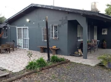 Casa · 110m² · 3 Ambientes · 1 Cochera · El Pato Casa en Venta