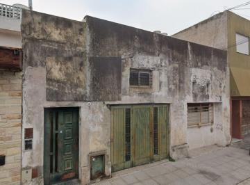Casa · 200m² · 5 Ambientes · Casa en Venta en Parque Patricios a Reciclar