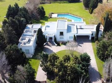 Casa · 740m² · 9 Ambientes · 3 Cocheras · Venta Casa Lujan Club de Campo La Colina